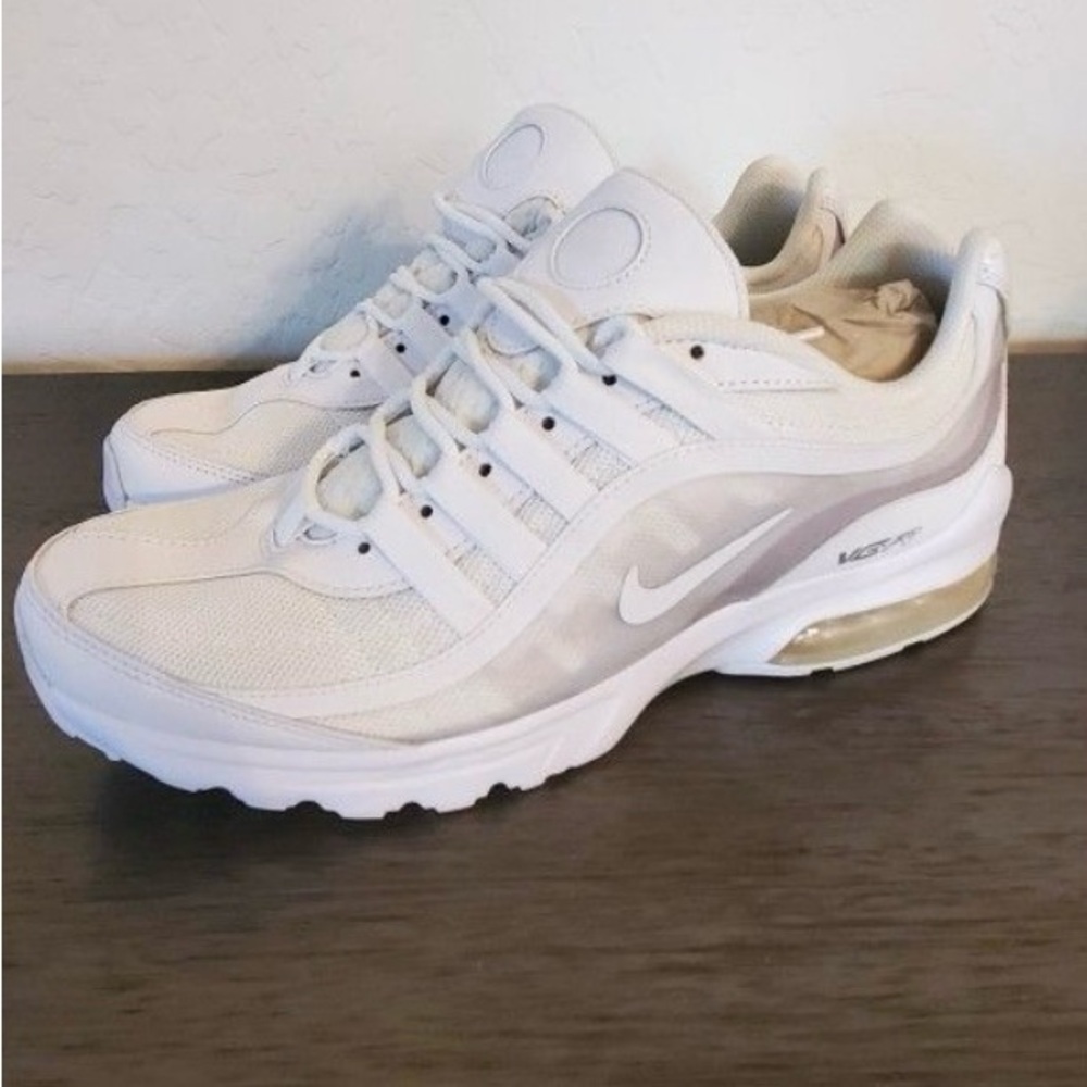 NEW-Nike Air Max VG-R Size 10